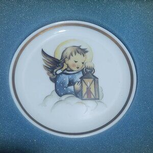 Schmid Berta A Cherubs Gift Hummel Museum Miniature Plate Collection 1983